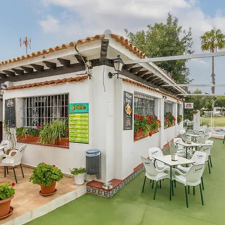 Maxx - Bright And Stylish With Pool Access, Jardin Appartement