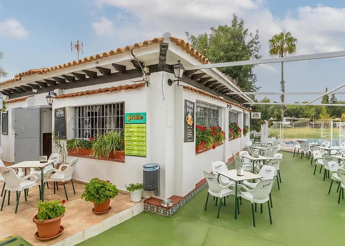 Maxx - Bright And Stylish With Pool Access, Jardin Appartement