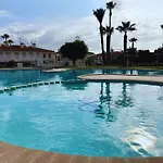 Апартаменты Maxx - Bright And Stylish With Pool Access, Jardin Торевьиа