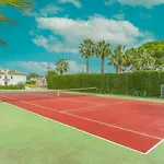 Maxx - Bright And Stylish With Pool Access, Jardin Апартаменты *