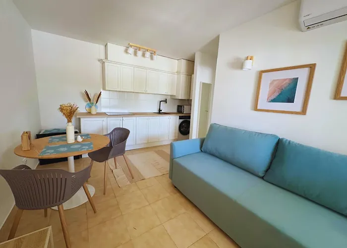 Maxx - Bright And Stylish With Pool Access, Jardin *