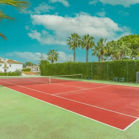 Maxx - Bright And Stylish With Pool Access, Jardin Apartment *