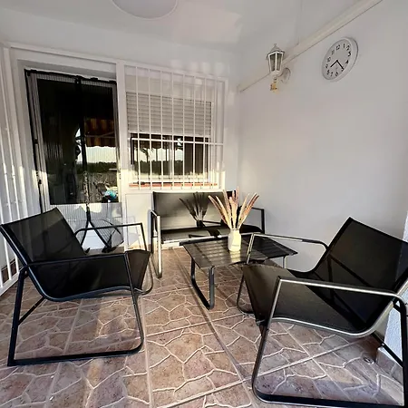 Maxx - Bright And Stylish With Pool Access, Jardin *